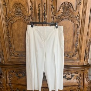 White linen crop pant
